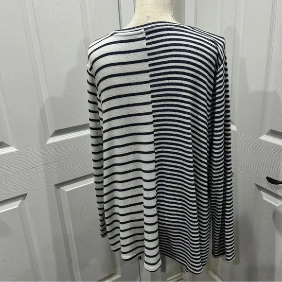Lane Bryant mixed stripes sweater with reversed pattern striped ❤️ - Picture 6 of 7